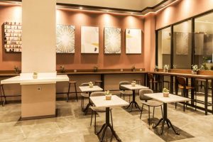 A Virtual Tour of Ashley: Explore Our Luxurious Stay